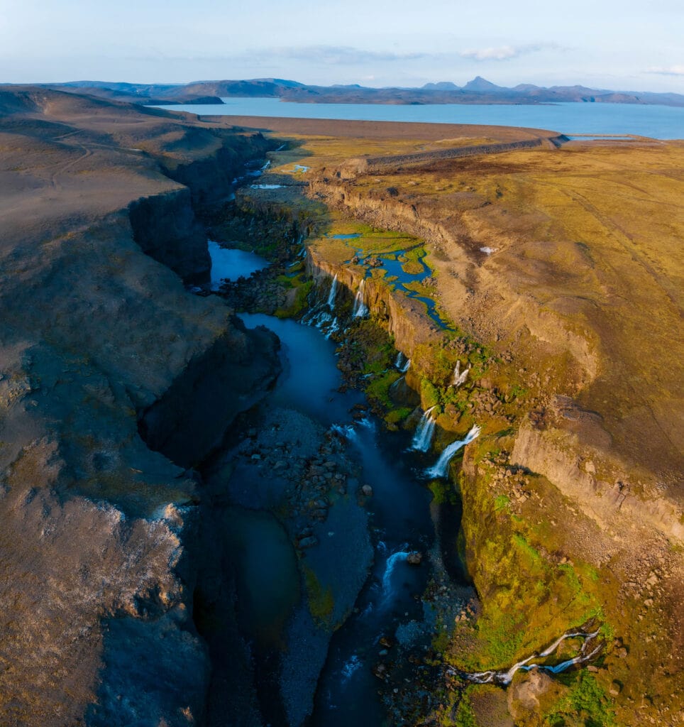 The amazing valley of tears in the icelandic highlands 