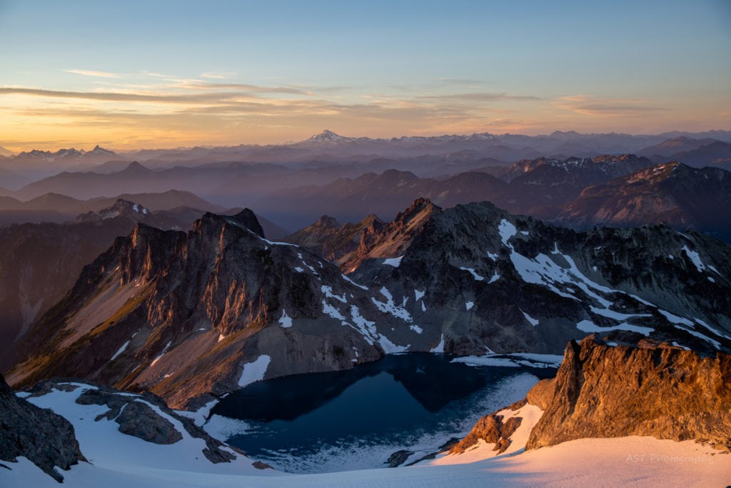 pea soup lake sunrise summiting mount daniel hike