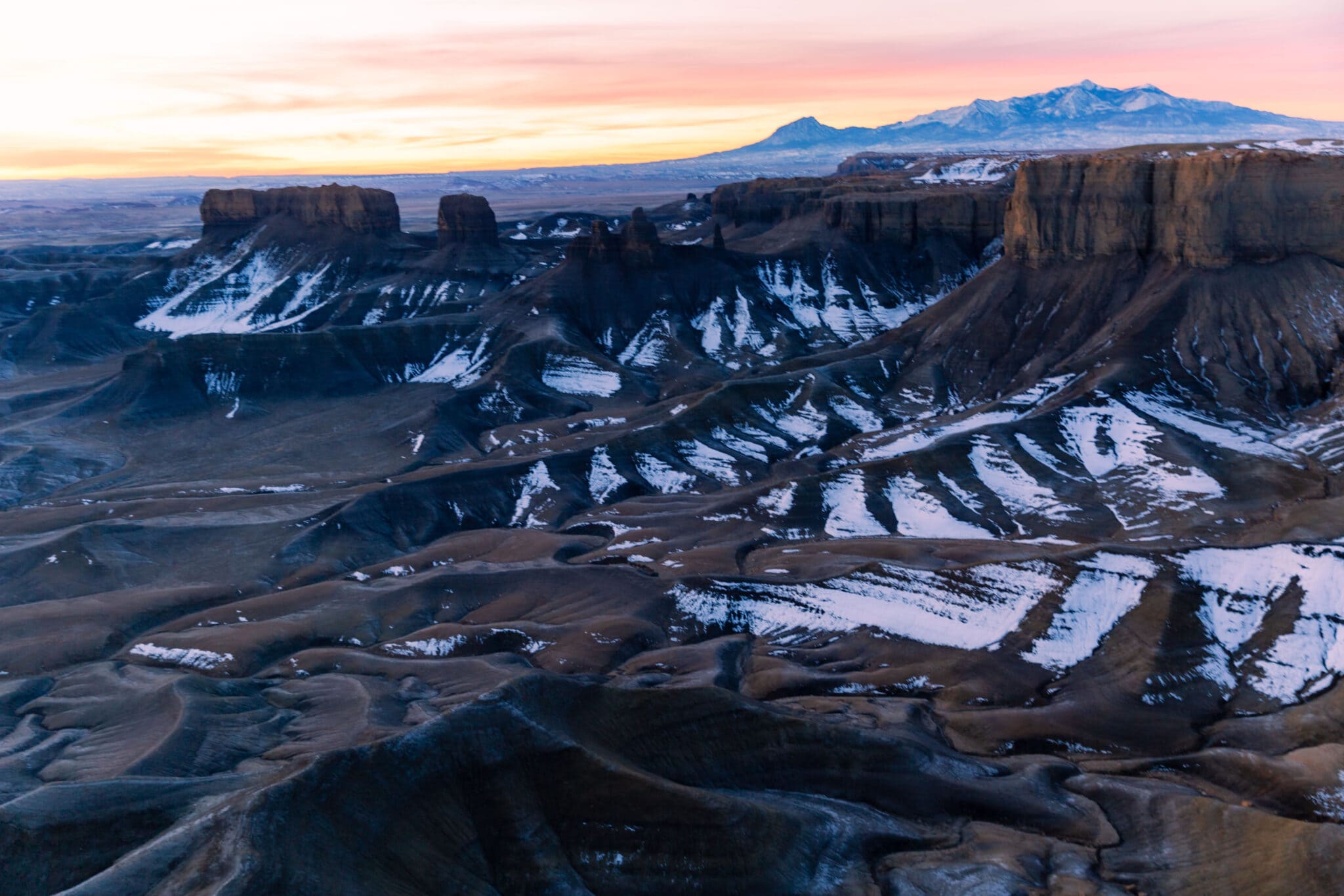Your Guide To Visiting Moonscape Overlook In Utah In 2026