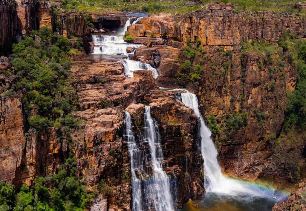 Stunning views of Twin Falls with a slight rainbow near the bottom