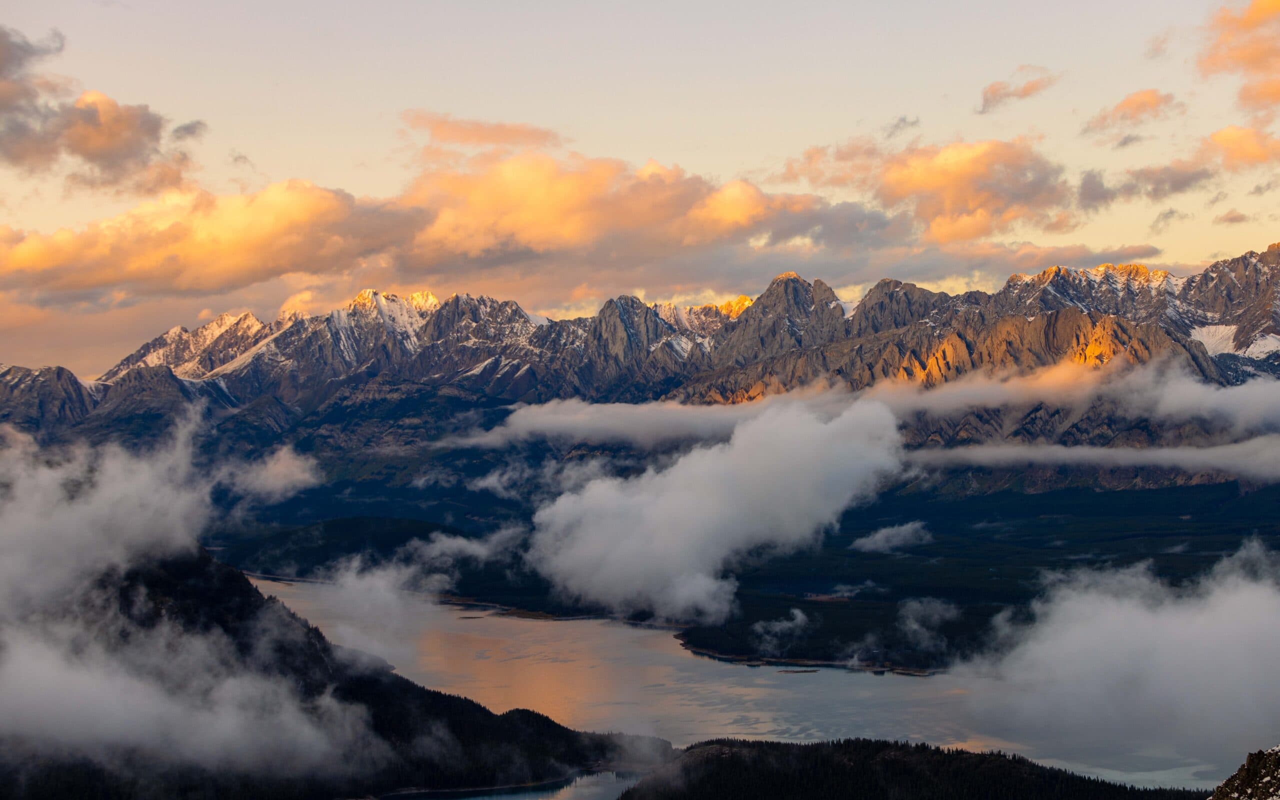 sunset vies from the top of sarrail ridge in peter lougheed provincial park