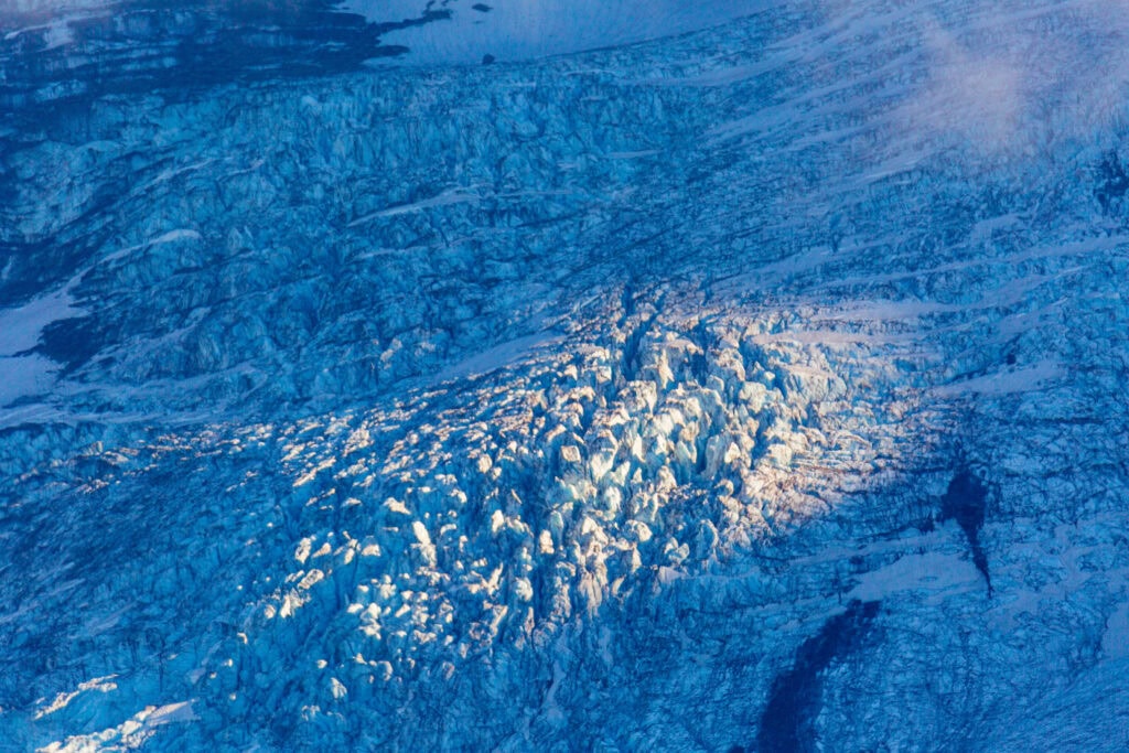 jagged glaciers on mount rainier in washington 