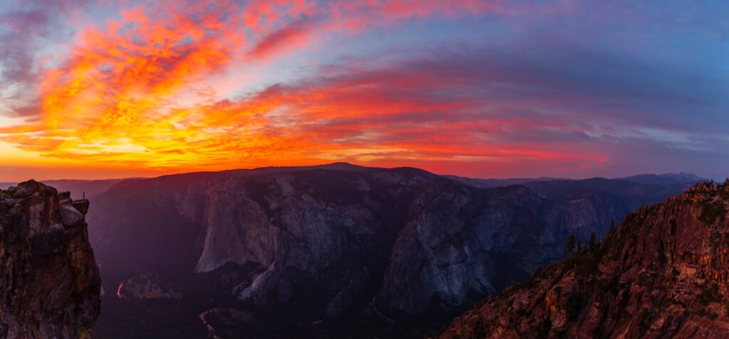 sunset vies from taft point in yosemite national park 