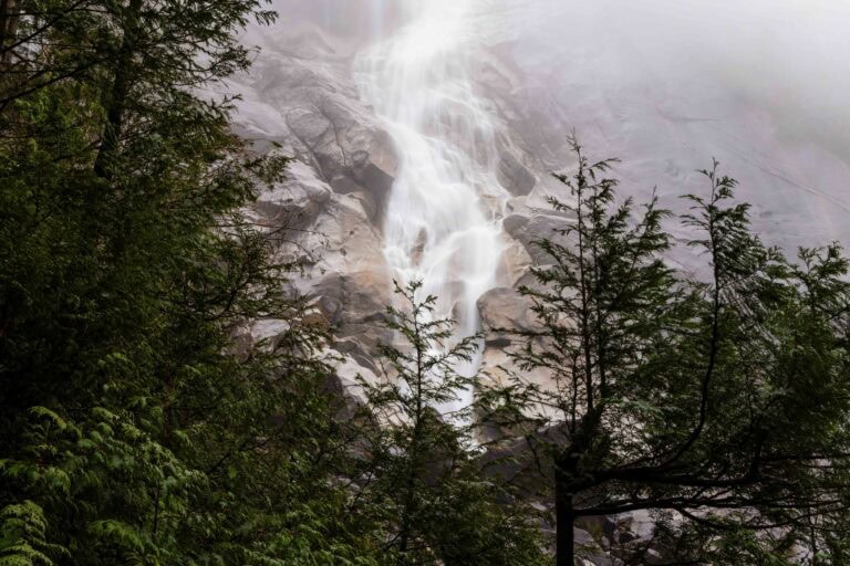 Guide to Stunning Shannon Falls Near Squamish in British Columbia