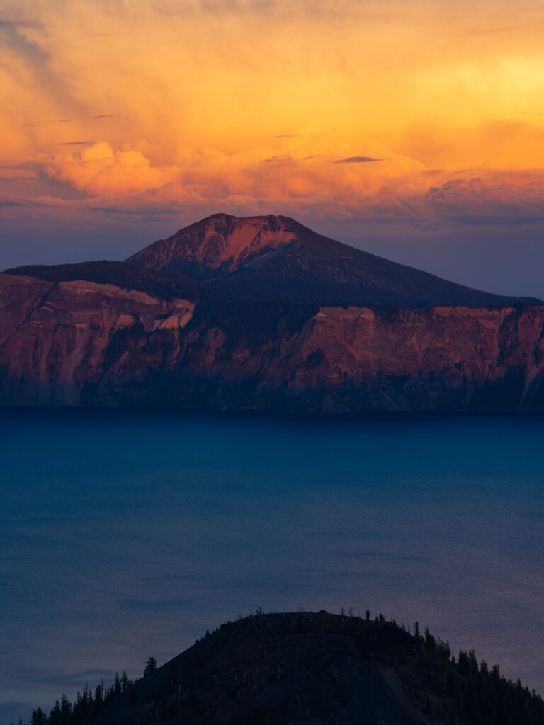 sunset colors at crater lake national park