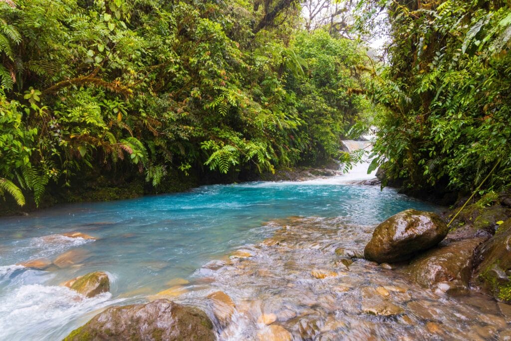 pozal azul the blue pool in costa rica