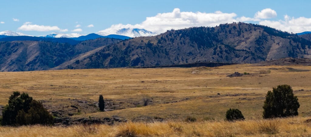 flat brown landscape while hiking near denver colorado