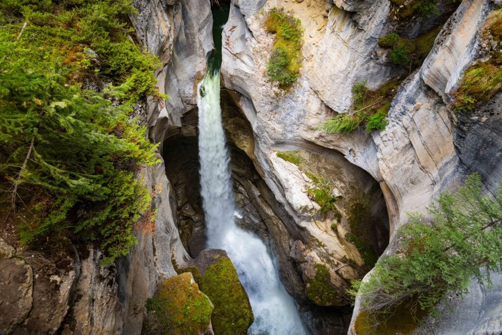 waterfall at maligne canyon, part of the jasper itinerary