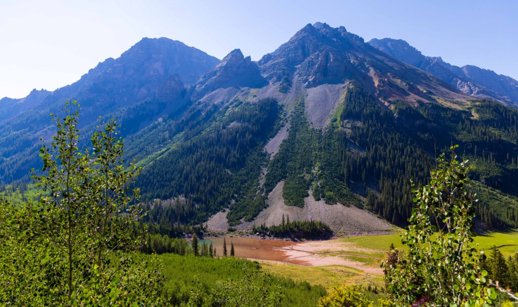 peaks in colorado's elk mountains near aspen