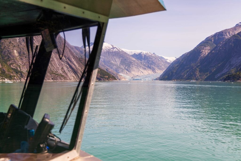 a photo of the endicott arm fjords traveling through it