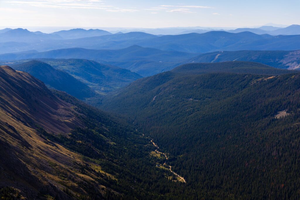 looking down at the 4th of july trailhead and cars