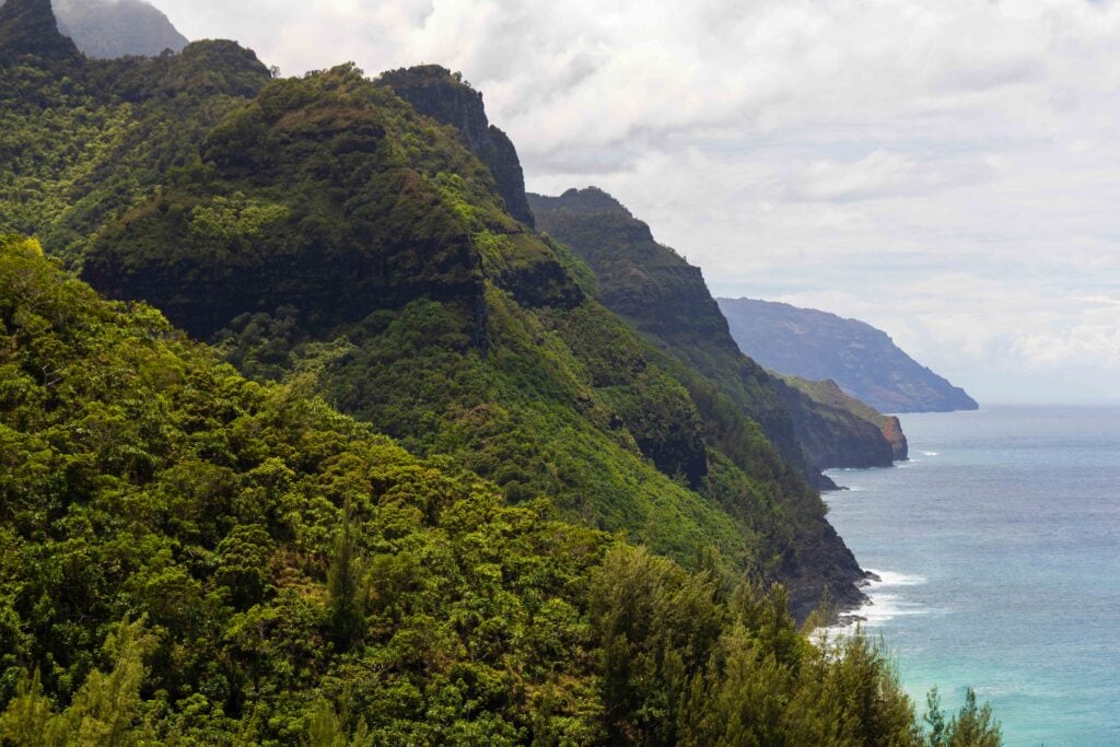 the green slopes of the na pali coast in kauai